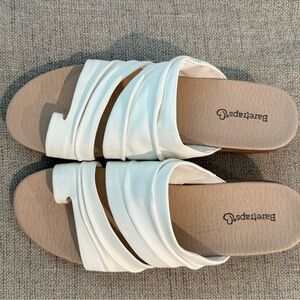 BareTraps Tan and White Sandals with Sleek Straps